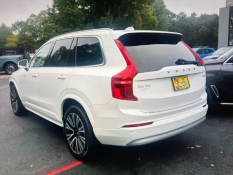 Photos of 2022 Volvo XC90 T6 Momentum for sale in Plaistow, NH at CarFive Plaistow, NH