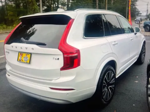 Another view of 2022 Volvo XC90 T6 Momentum for sale in Plaistow, NH at CarFive Plaistow, NH
