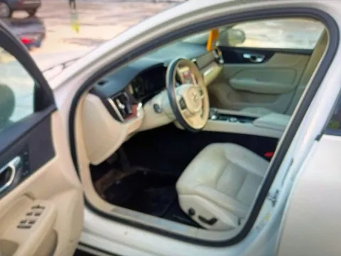 More photos of 2022 Volvo S60 B5 Momentum at CarFive Plaistow, NH, NH