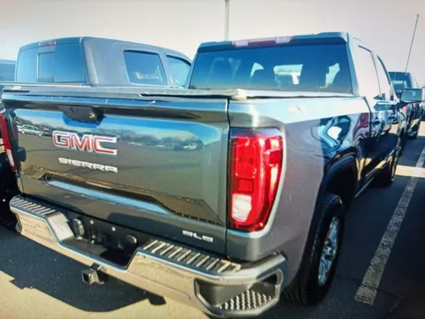 More photos of 2020 GMC Sierra 1500 SLE at CarFive Plaistow, NH, NH