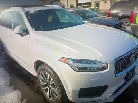 More photos of 2021 Volvo XC90 T5 Momentum at CarFive Plaistow, NH, NH