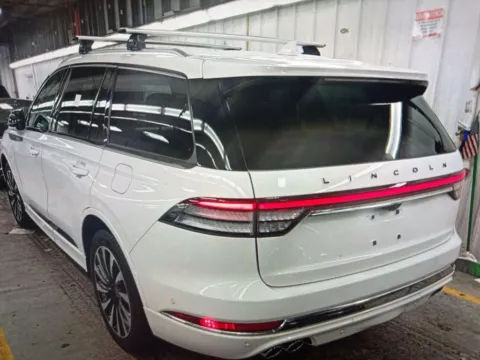 Photos of 2023 Lincoln Aviator Plug-In Hybrid Black Label Grand Touring for sale in Plaistow, NH at CarFive Plaistow, NH