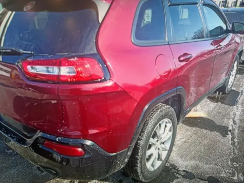 More photos of 2018 Jeep Cherokee Latitude at CarFive Plaistow, NH, NH
