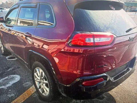 Photos of 2018 Jeep Cherokee Latitude for sale in Plaistow, NH at CarFive Plaistow, NH