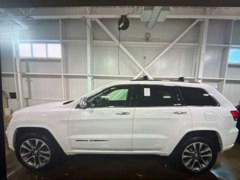 Photos of 2018 Jeep Grand Cherokee Overland for sale in Plaistow, NH at CarFive Plaistow, NH