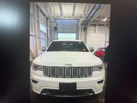 More photos of 2018 Jeep Grand Cherokee Overland at CarFive Plaistow, NH, NH