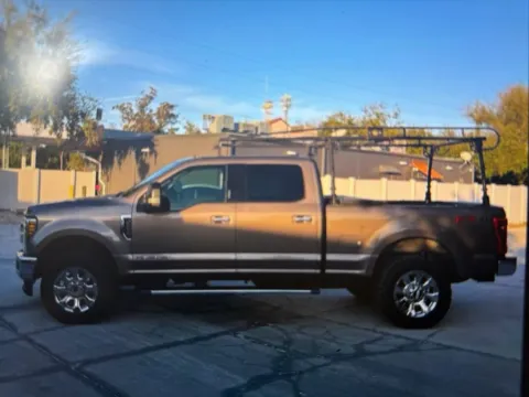 Photos of 2018 Ford F-250SD Lariat for sale in Plaistow, NH at CarFive Plaistow, NH