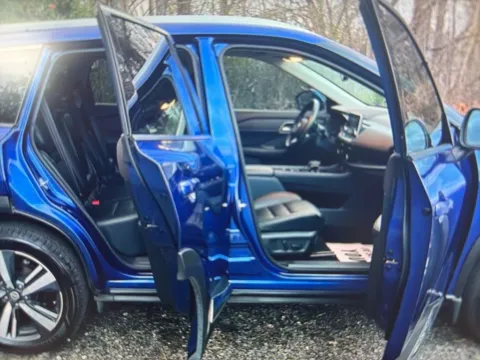 More photos of 2021 Nissan Rogue SL at CarFive Plaistow, NH, NH