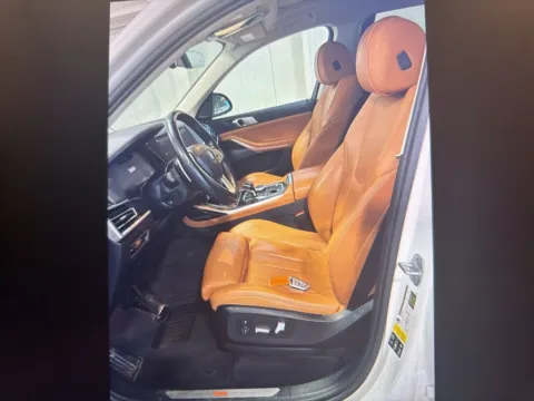 More photos of 2021 BMW X7 xDrive40i at CarFive Plaistow, NH, NH