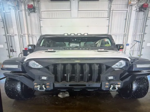 More photos of 2020 Jeep Gladiator Rubicon at CarFive Plaistow, NH, NH