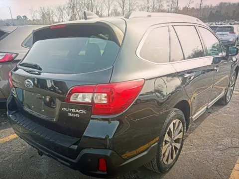 More photos of 2018 Subaru Outback 3.6R at CarFive Plaistow, NH, NH