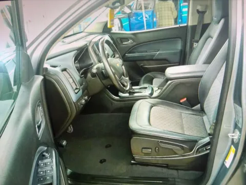 More photos of 2021 Chevrolet Colorado Z71 at CarFive Plaistow, NH, NH