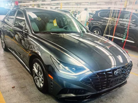 More photos of 2023 Hyundai Sonata SEL at CarFive Plaistow, NH, NH
