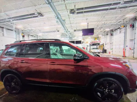 More photos of 2019 Honda Passport Elite at CarFive Plaistow, NH, NH