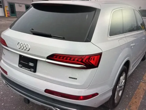 More photos of 2023 Audi Q7 55 Premium Plus at CarFive Plaistow, NH, NH