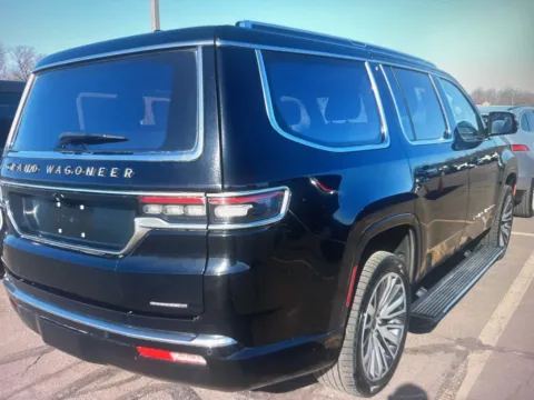 More photos of 2022 Jeep Grand Wagoneer Series III at CarFive Plaistow, NH, NH