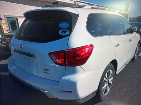 More photos of 2017 Nissan Pathfinder SL at CarFive Plaistow, NH, NH