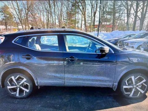 More photos of 2022 Nissan Rogue Sport SL at CarFive Plaistow, NH, NH