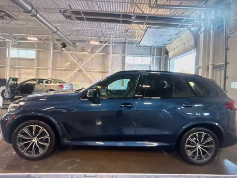 Photos of 2021 BMW X5 xDrive40i for sale in Plaistow, NH at CarFive Plaistow, NH