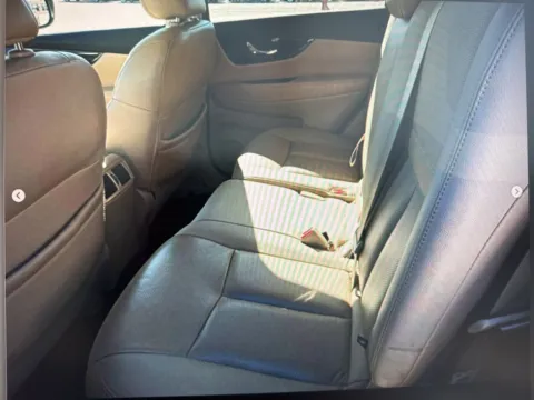 More photos of 2017 Nissan Rogue SL at CarFive Plaistow, NH, NH