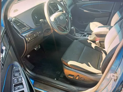 More photos of 2016 Hyundai Tucson SE at CarFive Plaistow, NH, NH