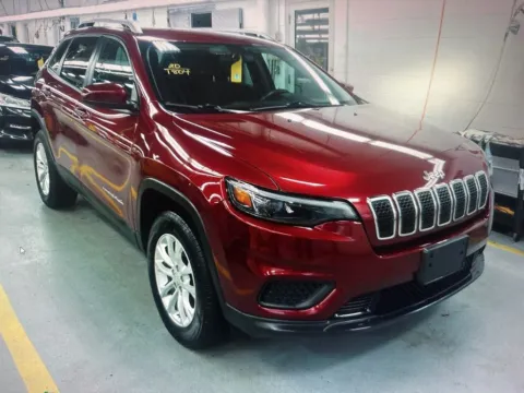 More photos of 2020 Jeep Cherokee Latitude at CarFive Plaistow, NH, NH