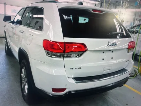 More photos of 2015 Jeep Grand Cherokee Limited at CarFive Plaistow, NH, NH