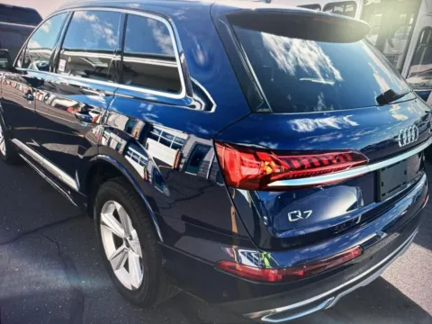 Photos of 2022 Audi Q7 55 Premium for sale in Plaistow, NH at CarFive Plaistow, NH