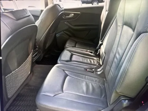 More photos of 2022 Audi Q7 55 Premium at CarFive Plaistow, NH, NH