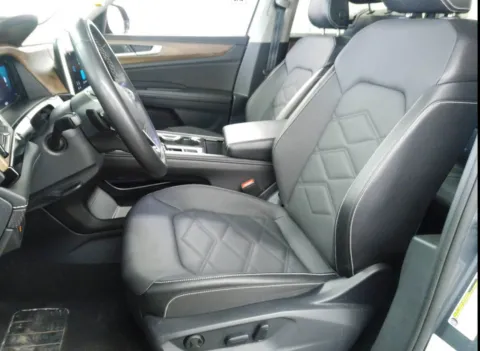 Another view of 2024 Volkswagen Atlas 2.0T SE w/Technology for sale in Plaistow, NH at CarFive Plaistow, NH