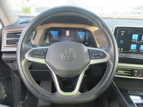 Photos of 2024 Volkswagen Atlas 2.0T SE w/Technology for sale in Plaistow, NH at CarFive Plaistow, NH