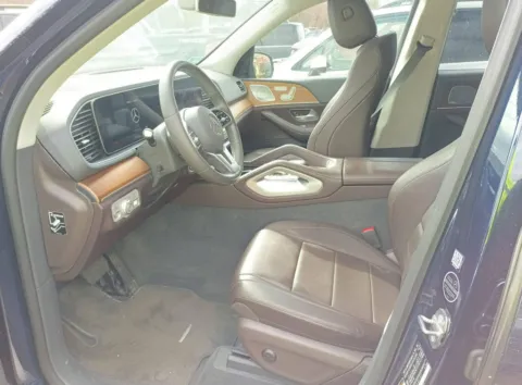 More photos of 2020 Mercedes-Benz GLE 350 at CarFive Plaistow, NH, NH