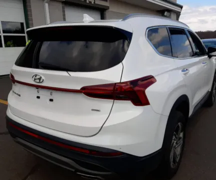 More photos of 2023 Hyundai Santa Fe SEL at CarFive Plaistow, NH, NH