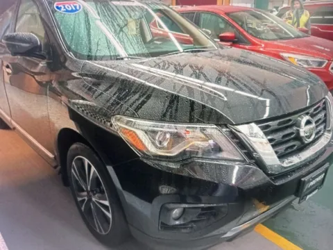 More photos of 2017 Nissan Pathfinder Platinum at CarFive Plaistow, NH, NH