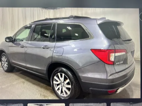 Photos of 2021 Honda Pilot EX-L for sale in Plaistow, NH at CarFive Plaistow, NH