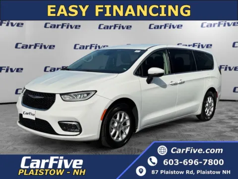 White 2023 Chrysler Pacifica Touring L for sale in Plaistow, NH