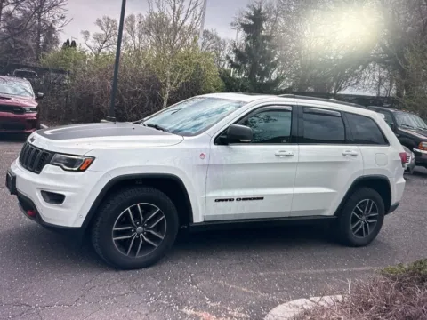 Photos of 2017 Jeep Grand Cherokee Trailhawk for sale in Plaistow, NH at CarFive Plaistow, NH