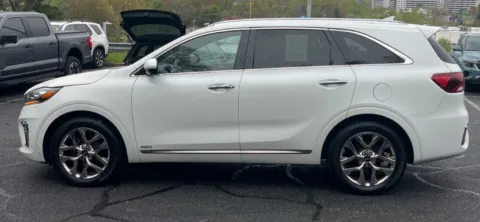 Photos of 2019 Kia Sorento SX Limited for sale in Plaistow, NH at CarFive Plaistow, NH