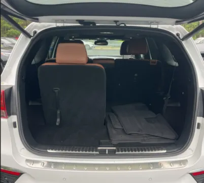 More photos of 2019 Kia Sorento SX Limited at CarFive Plaistow, NH, NH