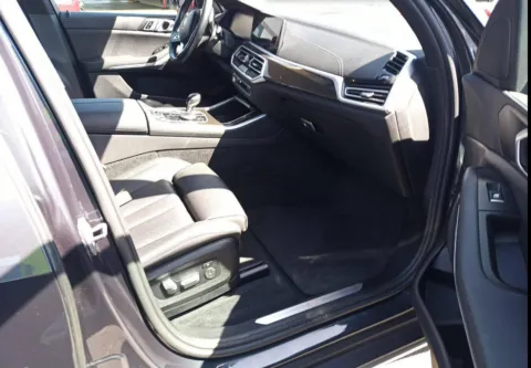 More photos of 2022 BMW X5 xDrive40i at CarFive Plaistow, NH, NH