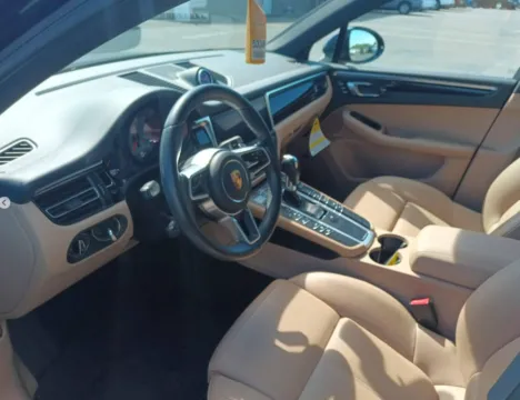 More photos of 2020 Porsche Macan S at CarFive Plaistow, NH, NH