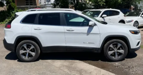 Another view of 2019 Jeep Cherokee Limited for sale in Plaistow, NH at CarFive Plaistow, NH