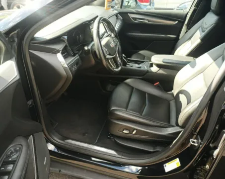 More photos of 2021 Cadillac XT5 Luxury at CarFive Plaistow, NH, NH
