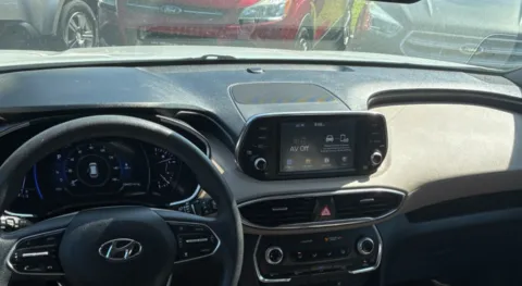 More photos of 2019 Hyundai Santa Fe SEL at CarFive Plaistow, NH, NH