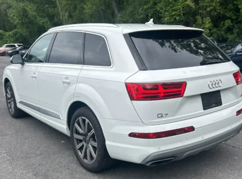 Photos of 2018 Audi Q7 2.0T Premium for sale in Plaistow, NH at CarFive Plaistow, NH