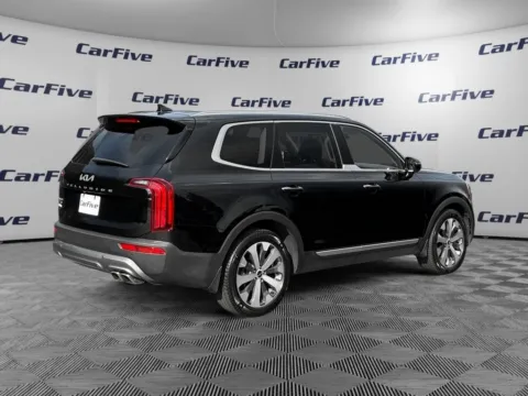 More photos of 2022 Kia Telluride SX at CarFive Plaistow, NH, NH