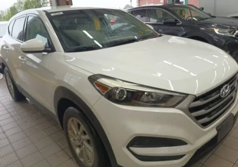 Photos of 2018 Hyundai Tucson SE for sale in Plaistow, NH at CarFive Plaistow, NH
