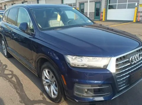 Photos of 2019 Audi Q7 55 Premium Plus for sale in Plaistow, NH at CarFive Plaistow, NH