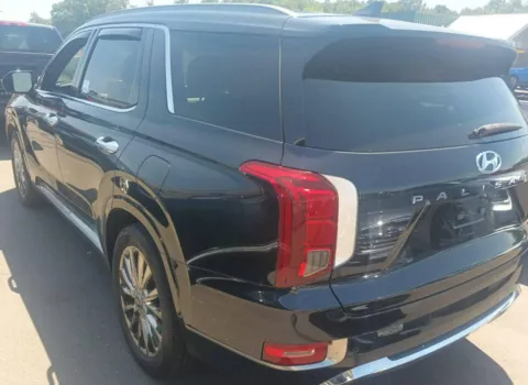 Photos of 2020 Hyundai Palisade Limited for sale in Plaistow, NH at CarFive Plaistow, NH