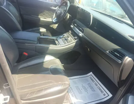 More photos of 2020 Hyundai Palisade Limited at CarFive Plaistow, NH, NH